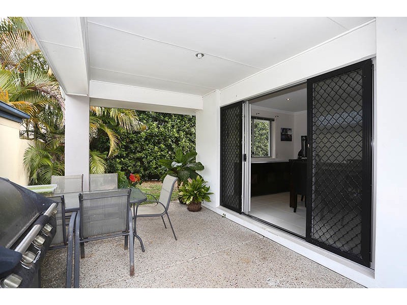 6 Oxford Court, Robina QLD 4226