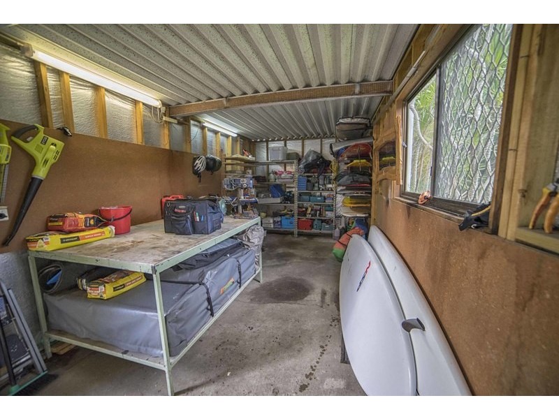 16 Tallebudgera Road, Palm Beach QLD 4221