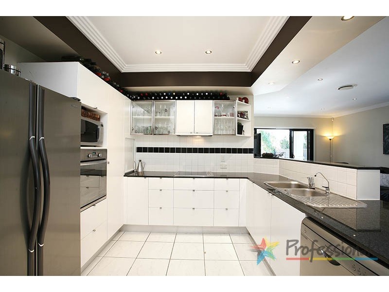 3 Royal Links Drive, Robina QLD 4226