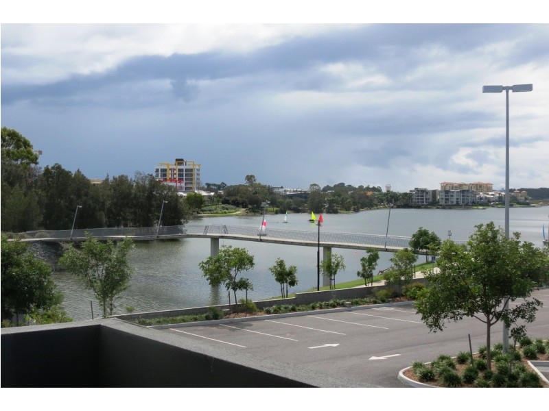 1/9 South Bay Drive, Varsity Lakes QLD 4227