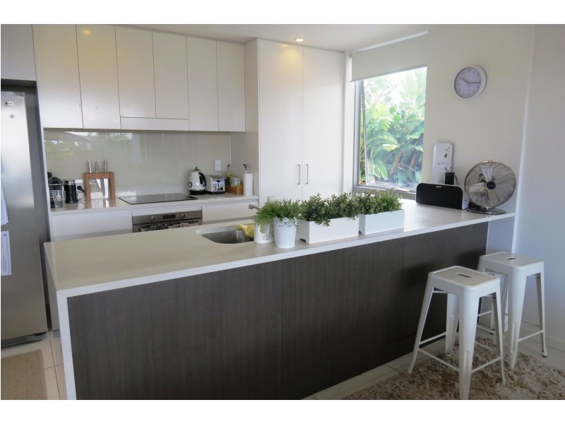 1/9 South Bay Drive, Varsity Lakes QLD 4227