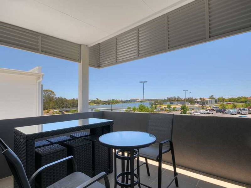 1/9 South Bay Drive, Varsity Lakes QLD 4227