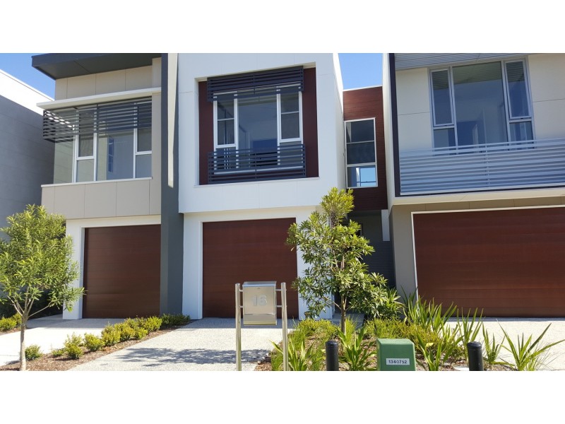 16 Brooklyn Crescent, Robina QLD 4226