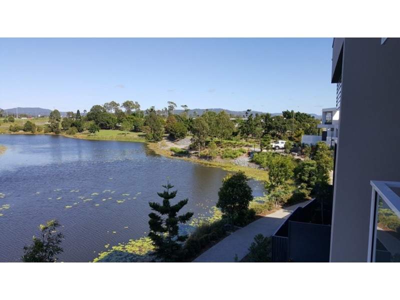 16 Brooklyn Crescent, Robina QLD 4226