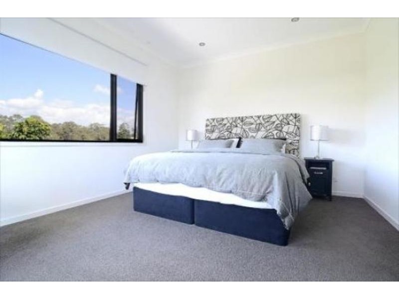 29 Meridien Avenue, Varsity Lakes QLD 4227