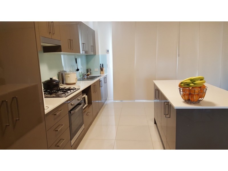 41 South Bay Drive, Varsity Lakes QLD 4227