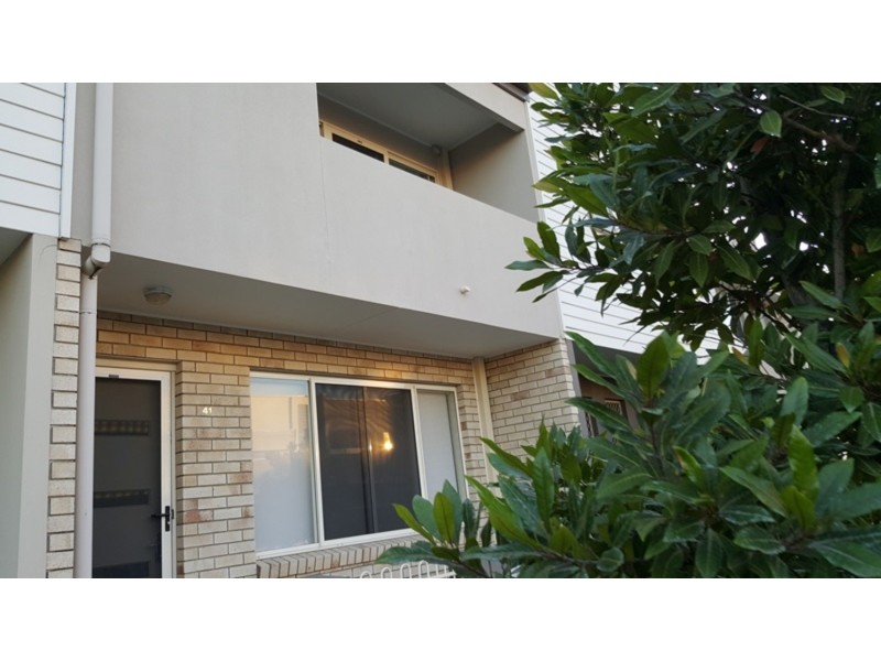 41 South Bay Drive, Varsity Lakes QLD 4227