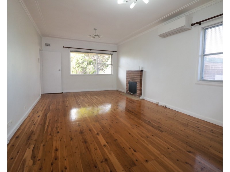 39 Nicoll Street, Roselands NSW 2196