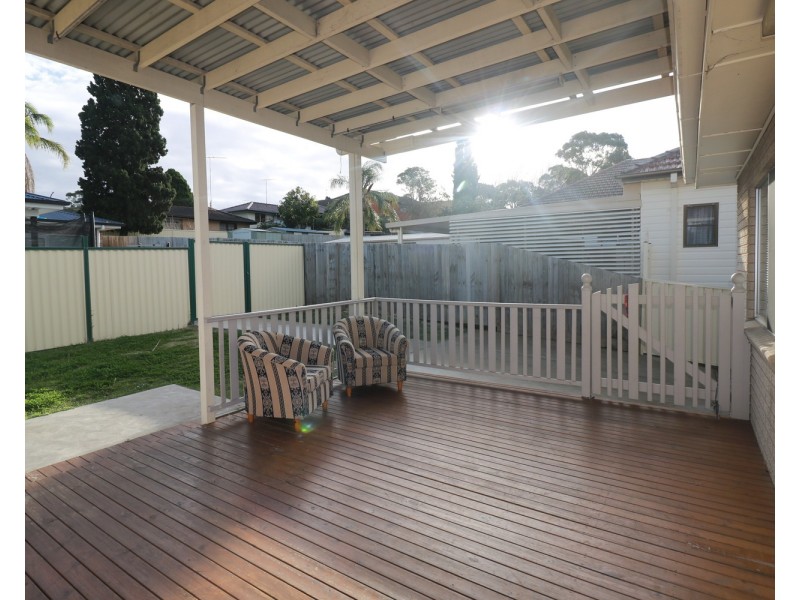 39 Nicoll Street, Roselands NSW 2196