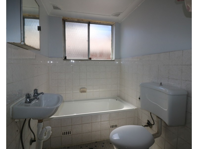 2/4 Lucerne Street, Belmore NSW 2192