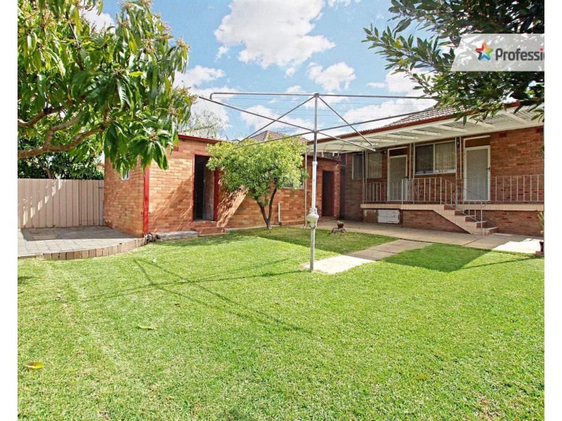 15 Paxton Avenue, Belmore NSW 2192