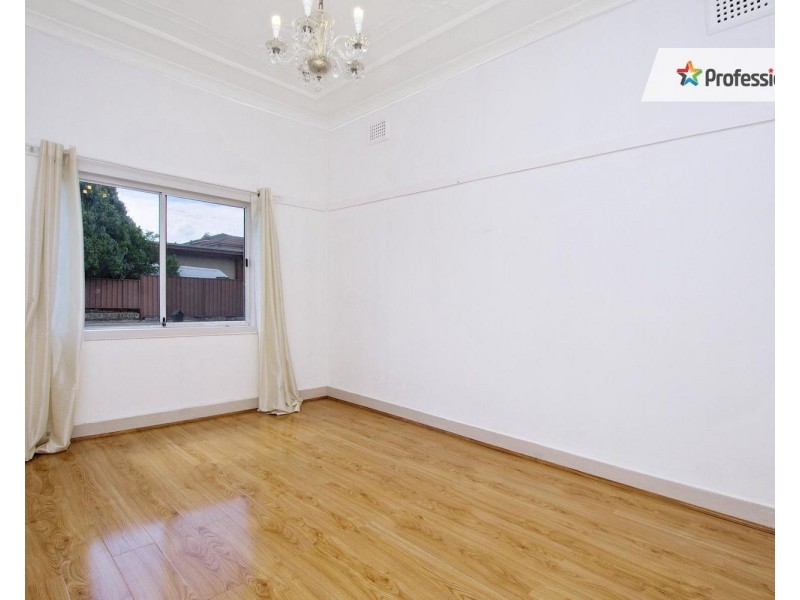 62 Benaroon Road, Lakemba NSW 2195