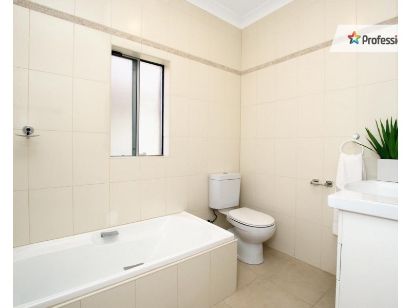 15 Paxton Avenue, Belmore NSW 2192