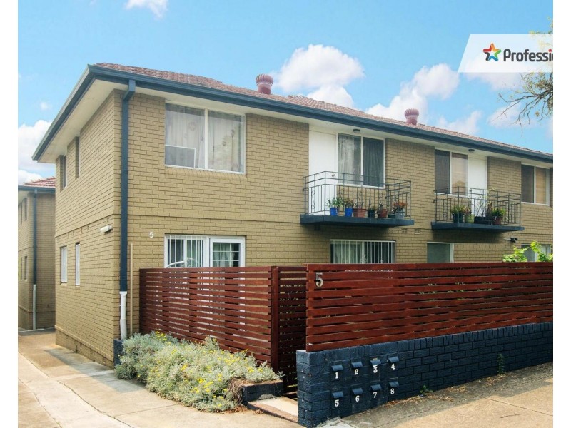 8/5 Defoe Street, Wiley Park NSW 2195