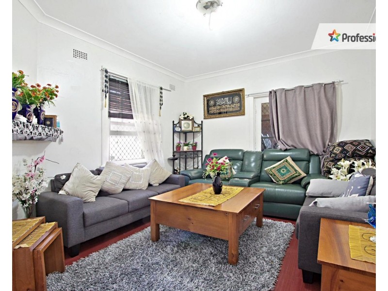 52 Yangoora Road, Belmore NSW 2192