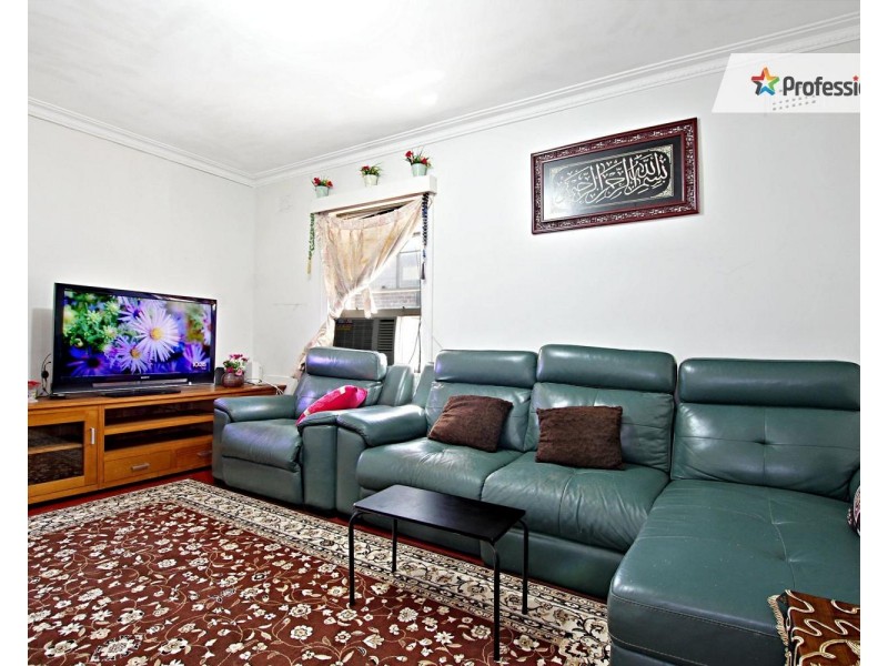 52 Yangoora Road, Belmore NSW 2192