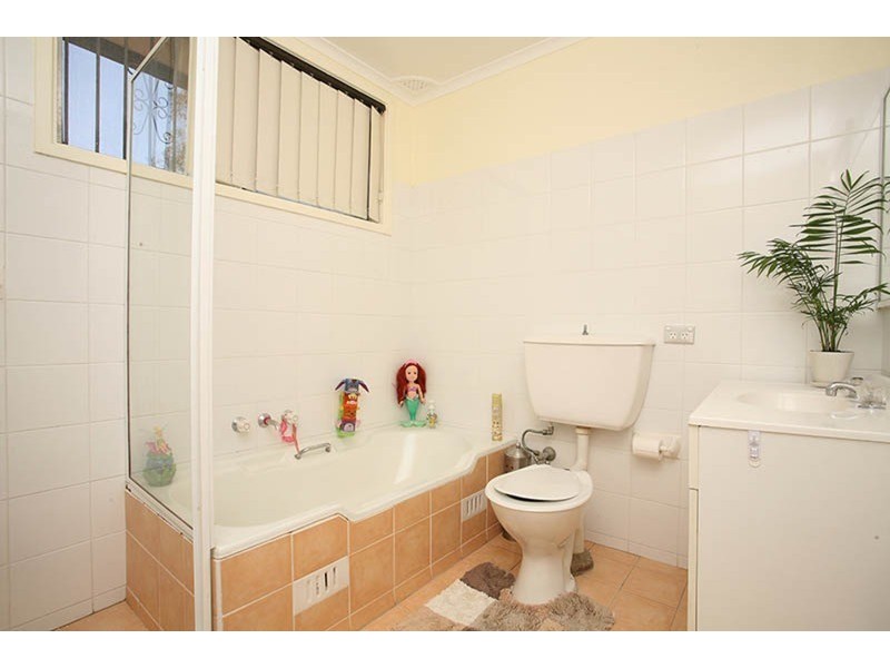 2/48 Flora Street, Roselands NSW 2196