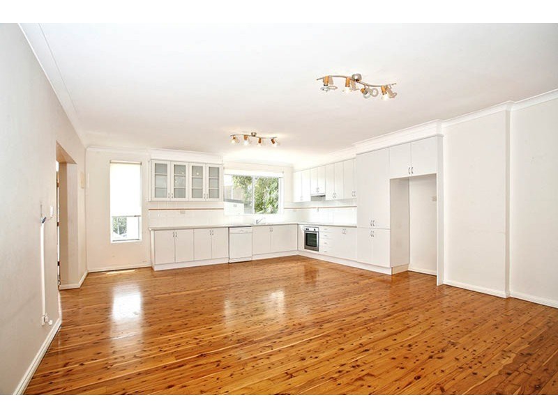 8A Pembrew Crescent, Earlwood NSW 2206