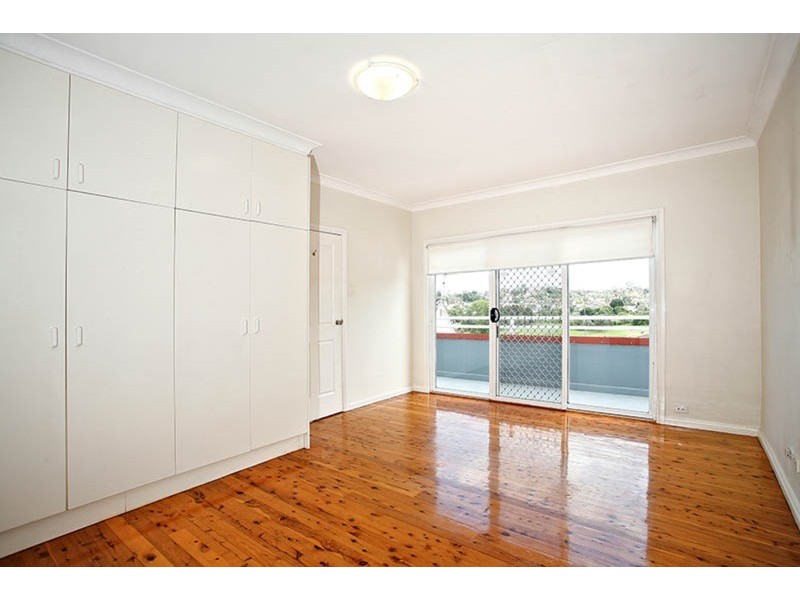 8A Pembrew Crescent, Earlwood NSW 2206