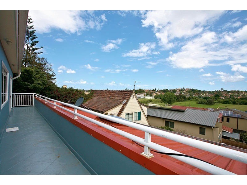 8A Pembrew Crescent, Earlwood NSW 2206