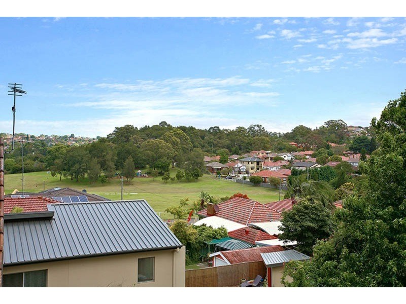 8A Pembrew Crescent, Earlwood NSW 2206