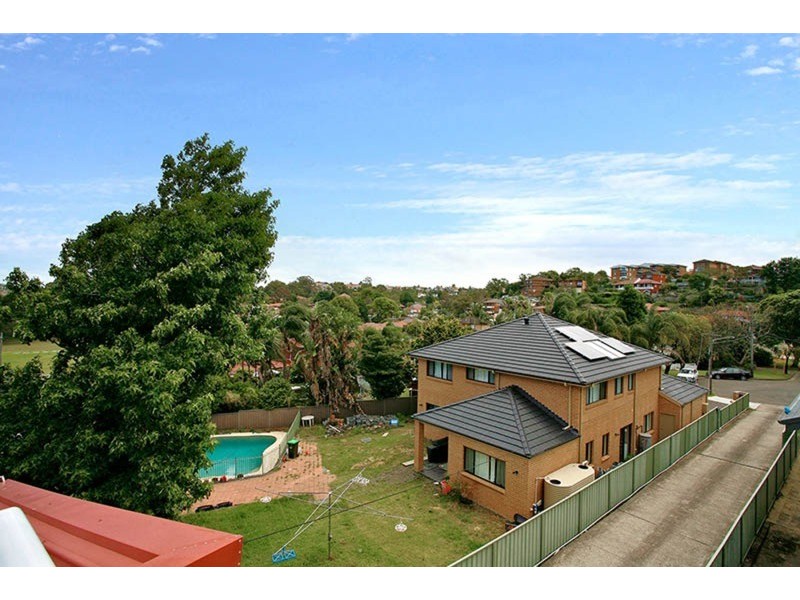 8A Pembrew Crescent, Earlwood NSW 2206