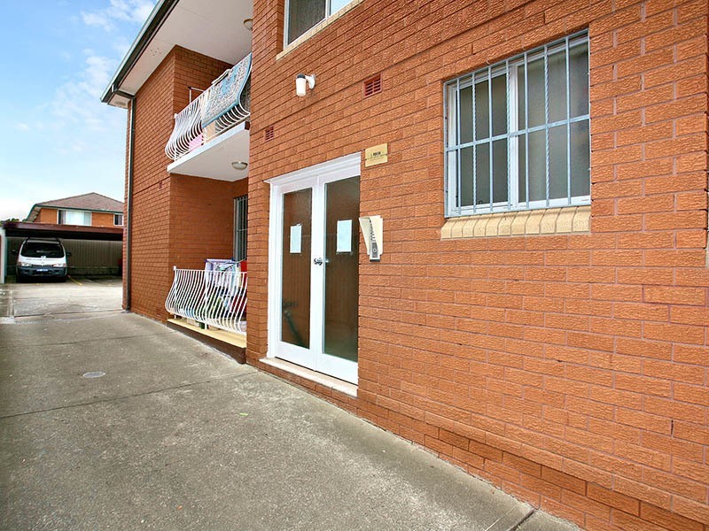 2/7 Allan Avenue, Belmore NSW 2192