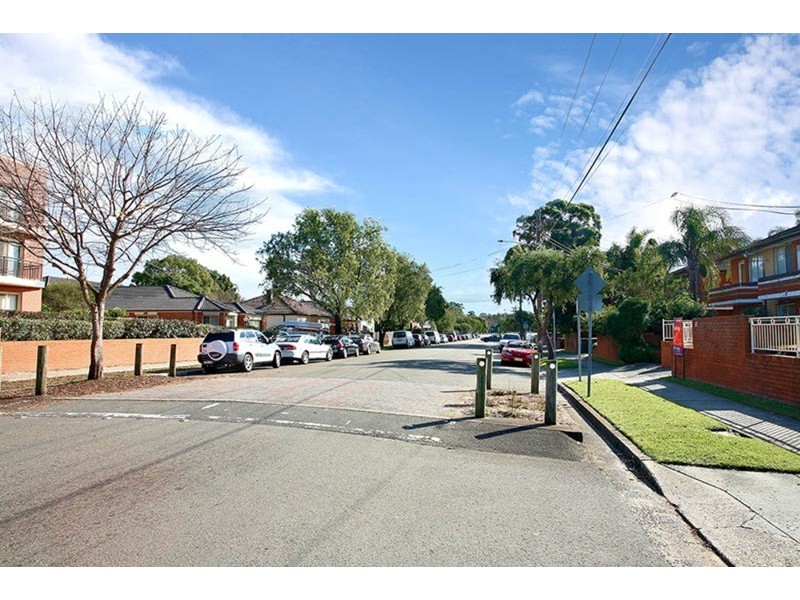 2/85 Hampden Road, Lakemba NSW 2195
