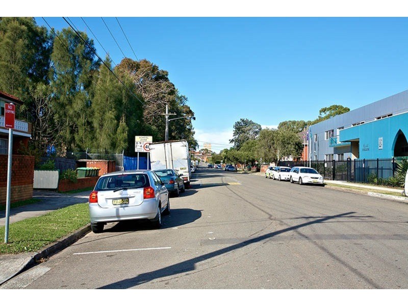 2/85 Hampden Road, Lakemba NSW 2195