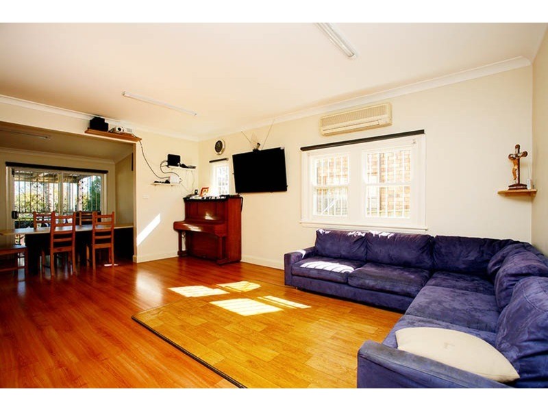 14 Vivienne  Avenue, Lakemba NSW 2195