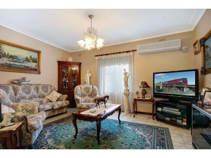 24 Platts Avenue, Belmore NSW 2192