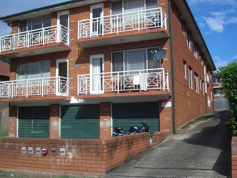 2/4 Lucerne Street, Belmore NSW 2192