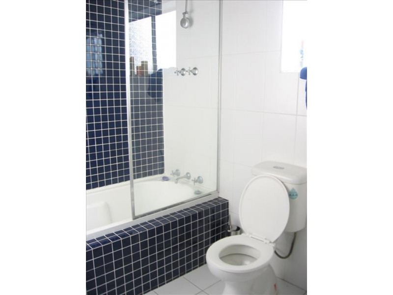 6 Leslie Street, Roselands NSW 2196