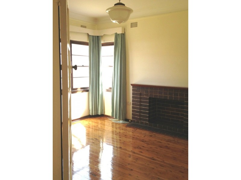 27 Cleary Avenue, Belmore NSW 2192