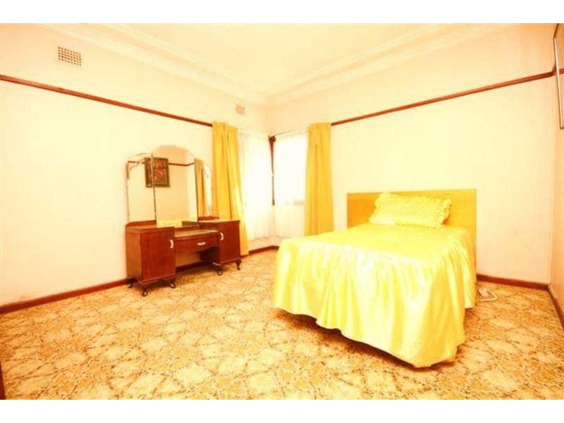 118 Mimosa Road, Greenacre NSW 2190