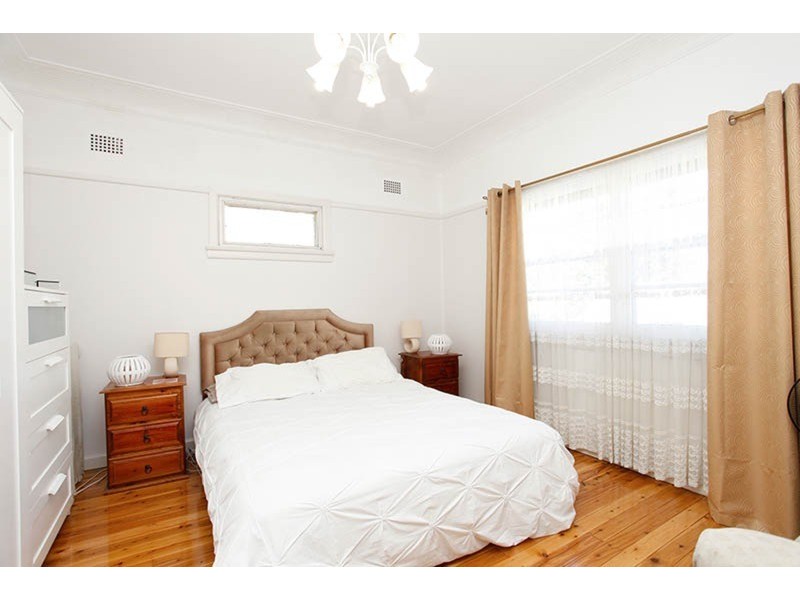 18 Blenman  Avenue, Punchbowl NSW 2196