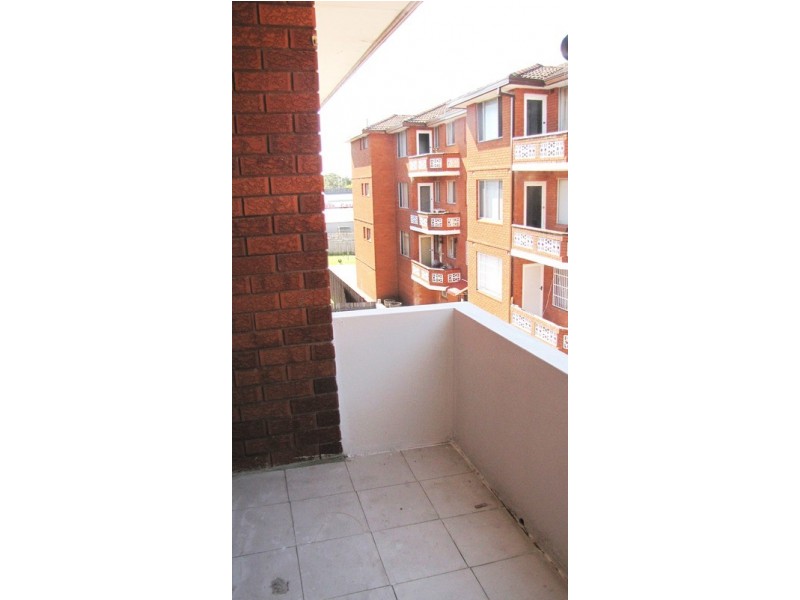 6/11 Phillip Street, Roselands NSW 2196