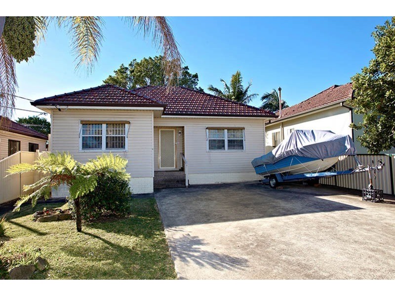 18 Blenman Avenue, Punchbowl NSW 2196