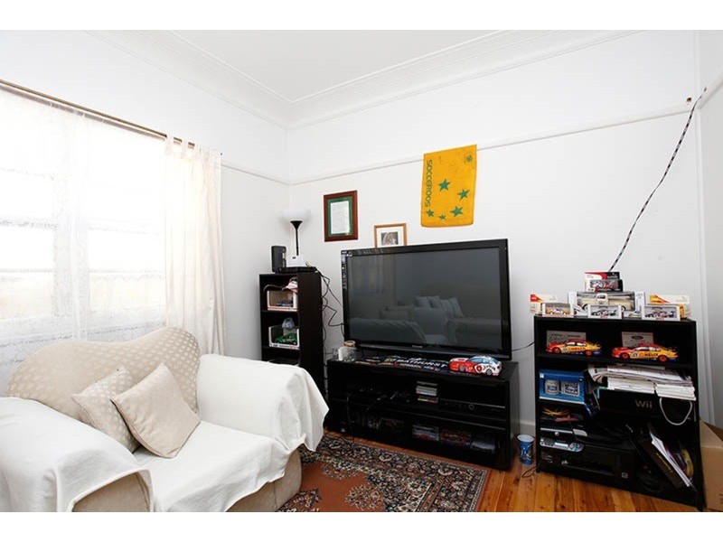 18 Blenman Avenue, Punchbowl NSW 2196