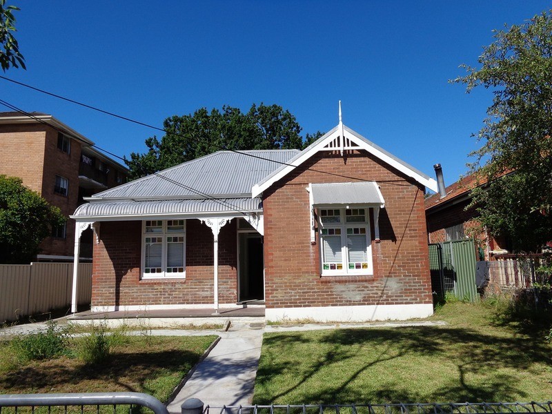 2/68 Sproule Street, Lakemba NSW 2195