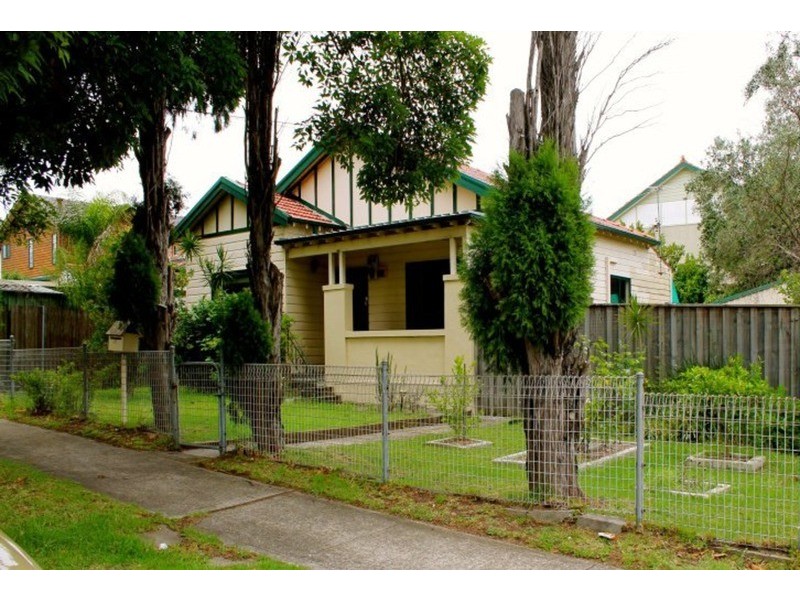 27 Benaroon Road, Belmore NSW 2192