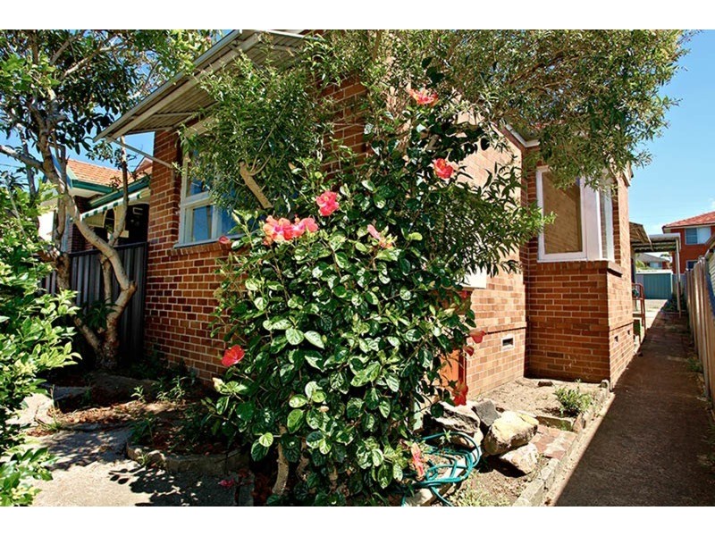 8a Brande  Street, Belmore NSW 2192