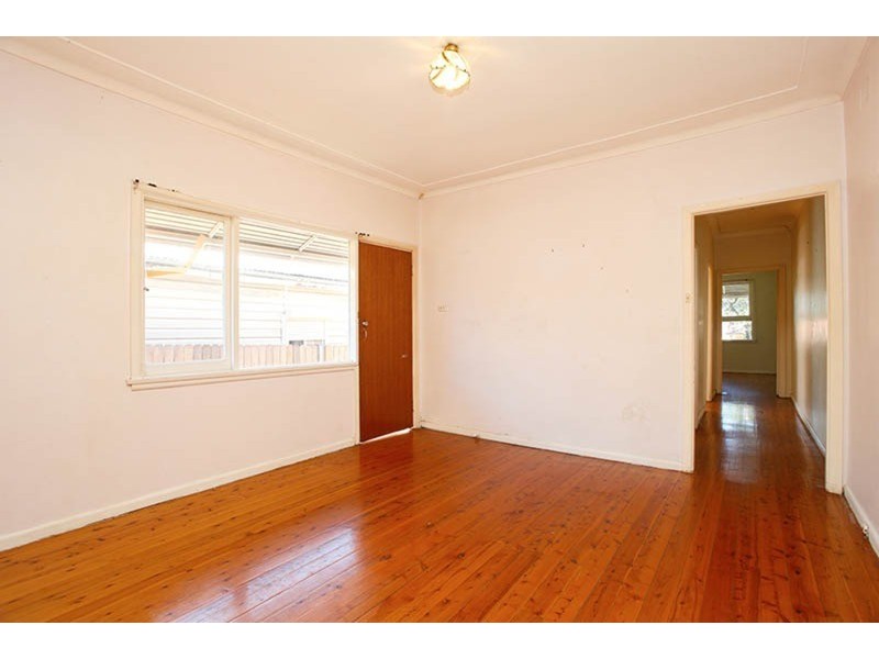 8a Brande  Street, Belmore NSW 2192