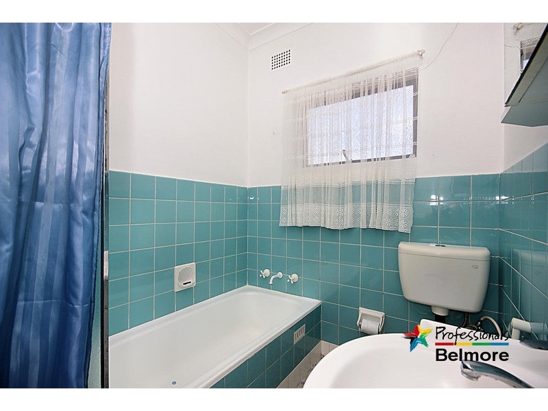 8/72 Dennis  Street, Lakemba NSW 2195