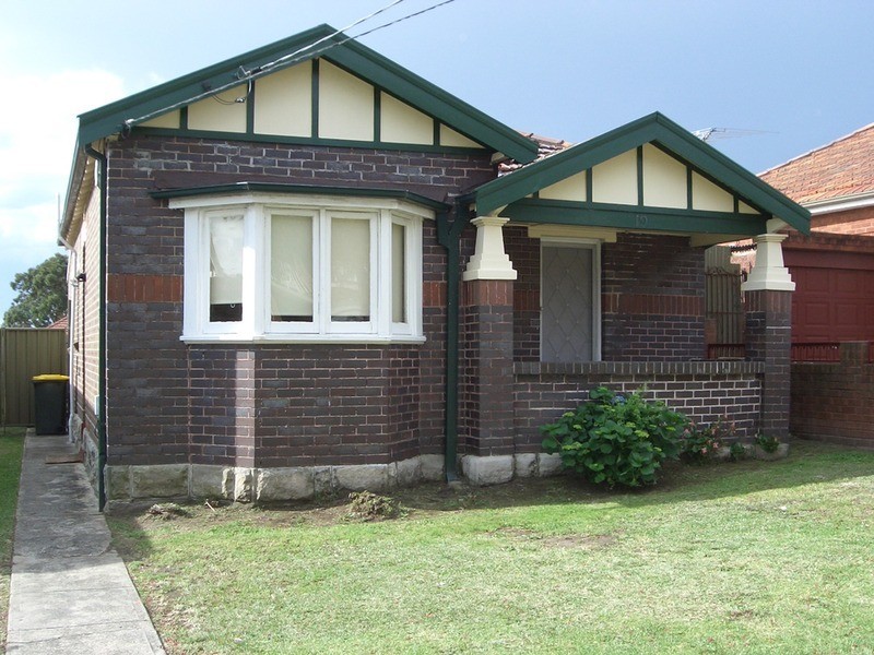 19 Olive Street, Kingsgrove NSW 2208