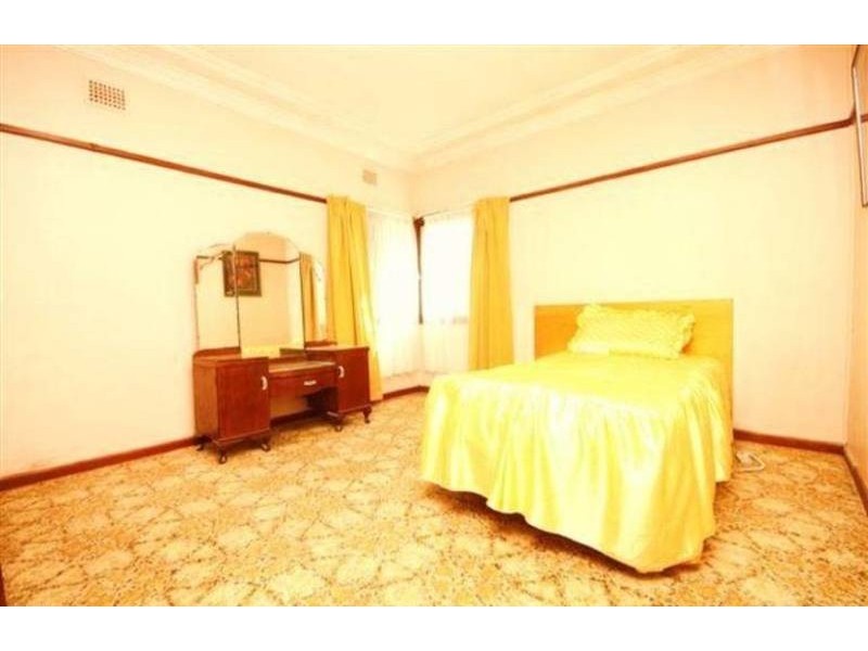 118  Mimosa  Road, Greenacre NSW 2190