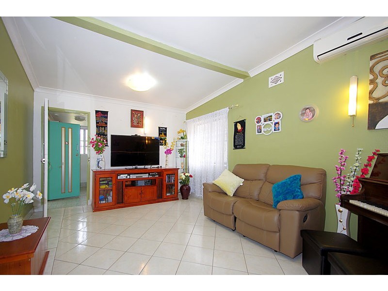 9 Renown Avenue, Wiley Park NSW 2195