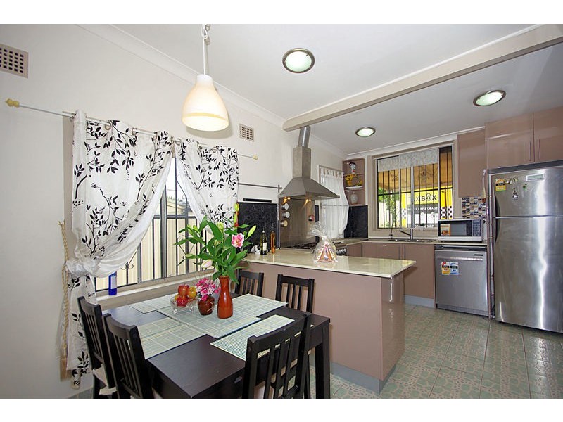 9 Renown Avenue, Wiley Park NSW 2195