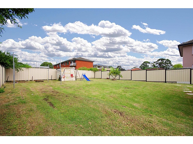 9 Renown Avenue, Wiley Park NSW 2195