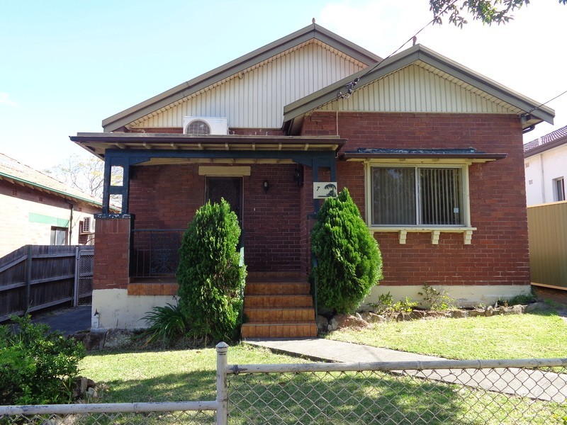 7 Belemba Avenue, Roselands NSW 2196